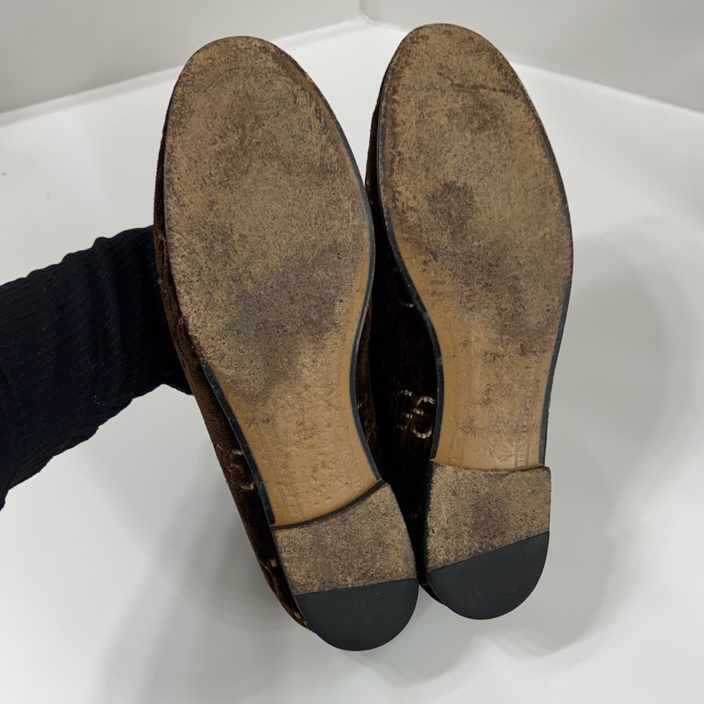 Gucci Brown Velvet Loafers with Gold Accents - Picture 5 of 6